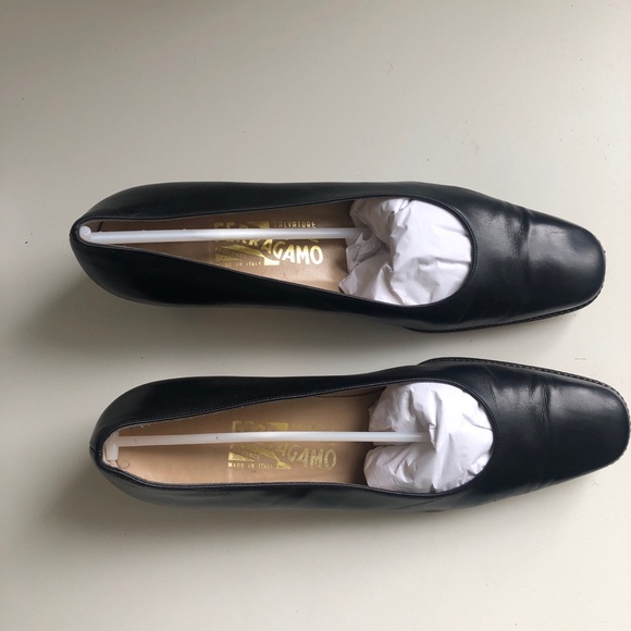 Salvatore Ferragamo Pumps Size 39.5 - Picture 2 of 4